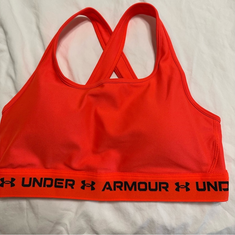 Medium Under Armour Crossback Sports Bra